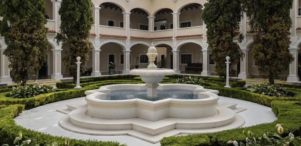 Courtyard and fountain at Hotel Royal Spa
